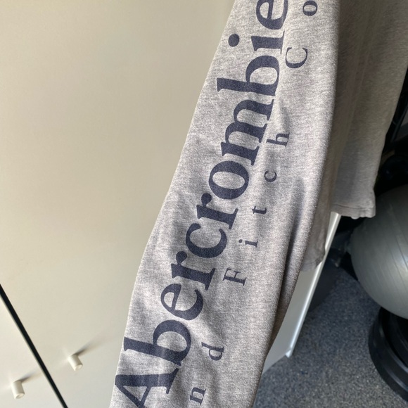 Abercrombie & Fitch Long Sleeve - Picture 2 of 3